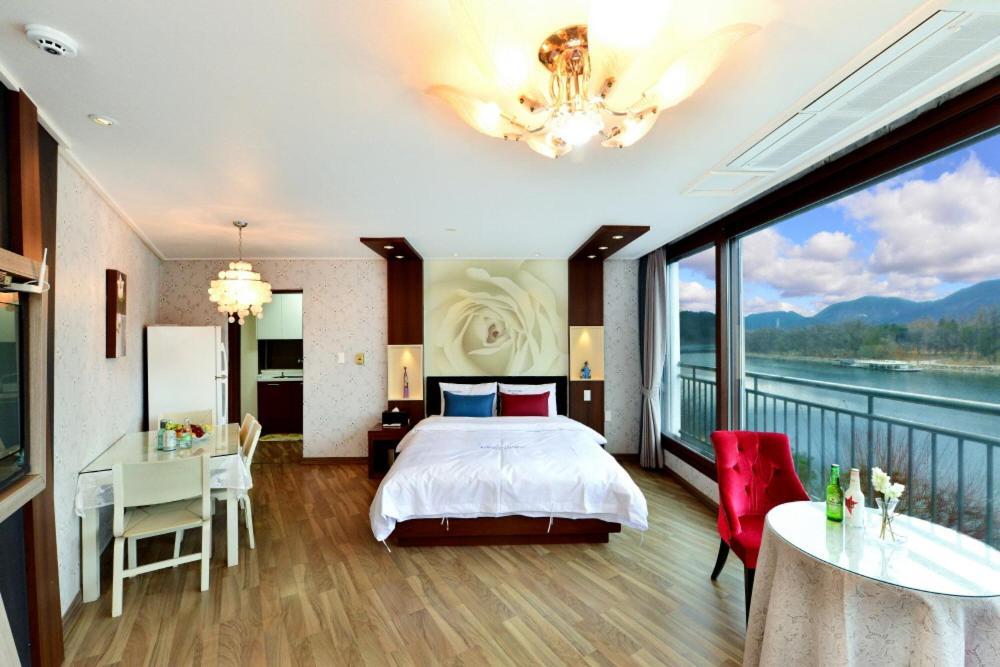 Moonlight Blue Pension Gapyeong Exteriér fotografie